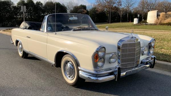 1963 Mercedes-Benz 220SE Cabriolet 