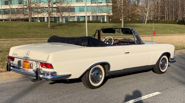 1963 Mercedes-Benz 220SE Cabriolet 