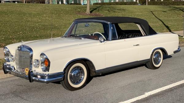 1963 Mercedes-Benz 220SE Cabriolet 