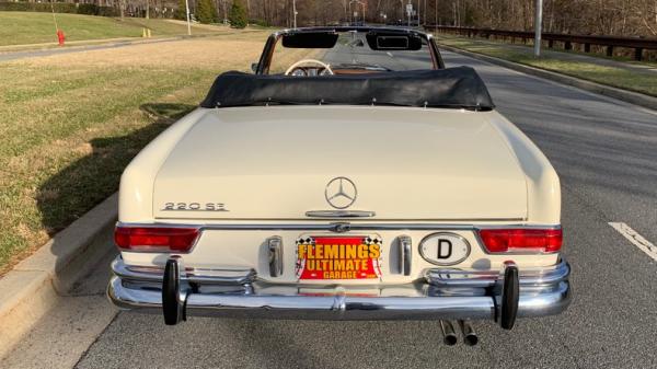 1963 Mercedes-Benz 220SE Cabriolet 