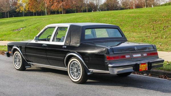 1985 Chrysler Fifth Ave 