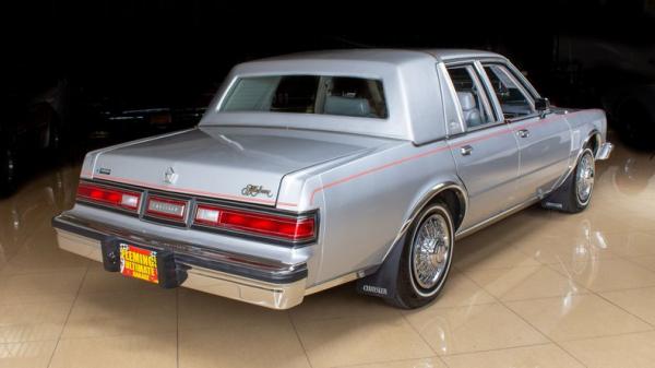 1985 Chrysler Fifth Ave 