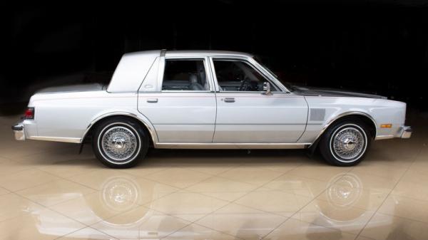 1985 Chrysler Fifth Ave 