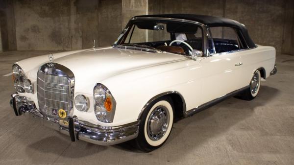 1963 Mercedes-Benz 220SE Cabriolet 