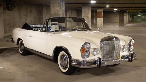 1963 Mercedes-Benz 220SE Cabriolet 