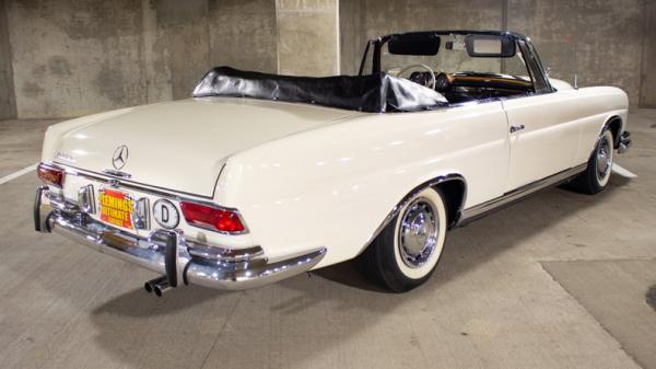 1963 Mercedes-Benz 220SE Cabriolet 