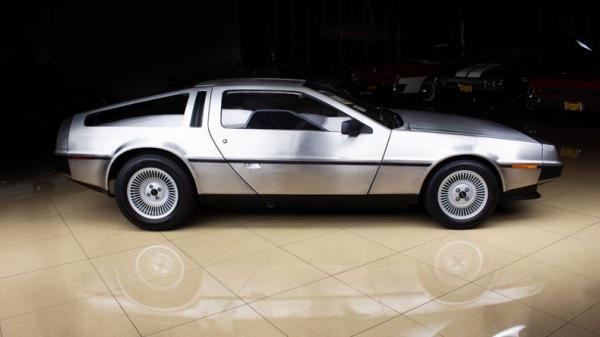 1981 DeLorean DMC-12 