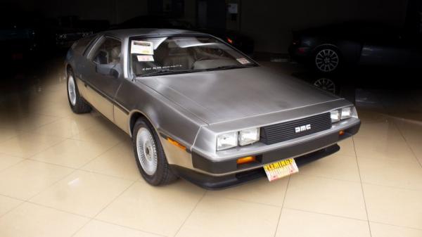 1981 DeLorean DMC-12 