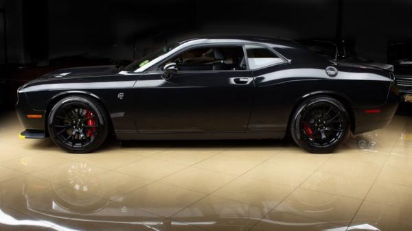 2015 Dodge Challenger SRT Hellcat 