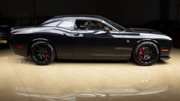 2015 Dodge Challenger SRT Hellcat 