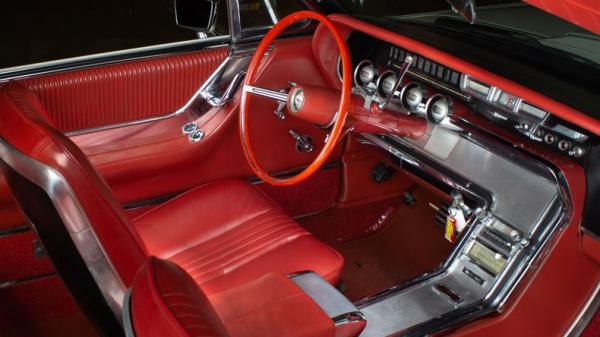 1964 Ford Thunderbird 