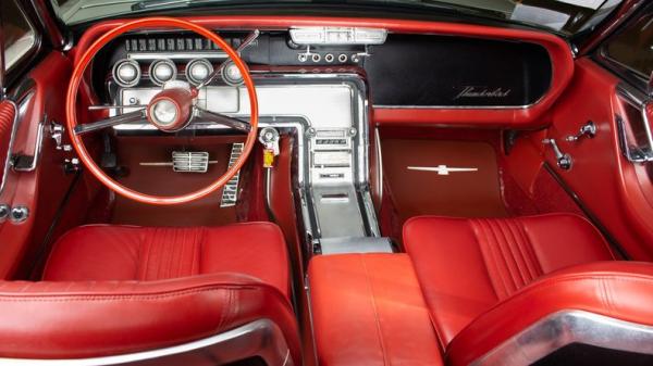 1964 Ford Thunderbird 