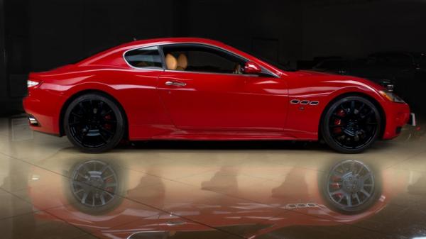 2010 Maserati GranTurismo Sport 