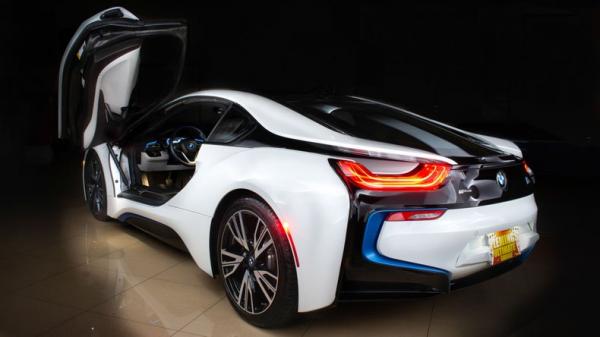 2015 BMW i8 