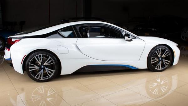 2015 BMW i8 