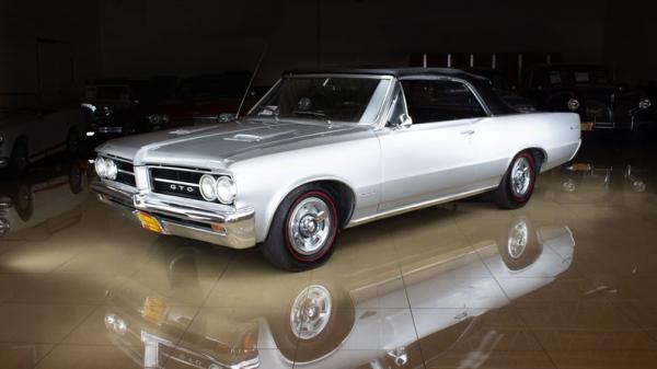 1964 Pontiac GTO Tri-Power 