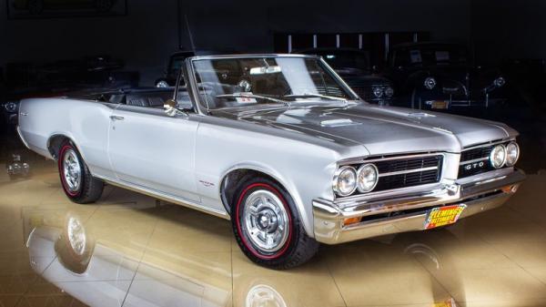 1964 Pontiac GTO Tri-Power 