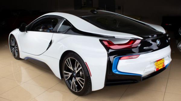 2015 BMW i8 