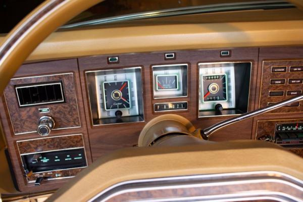 1976 Lincoln Continental Mark IV 