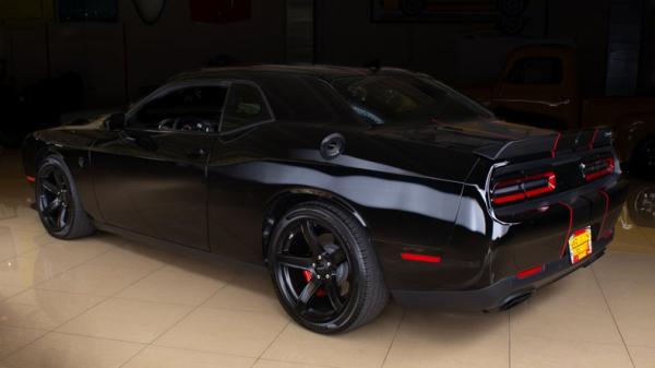 2017 Dodge Challenger SRT Hellcat 