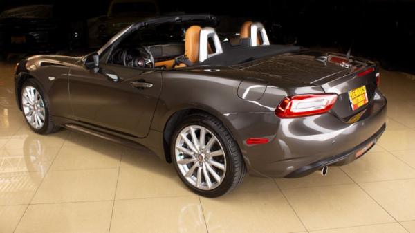 2017 Fiat 124 Spider Lusso 6 speed 