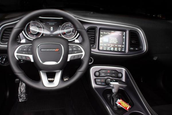 2016 Dodge Challenger 392 HEMI Scat Pack Shaker 
