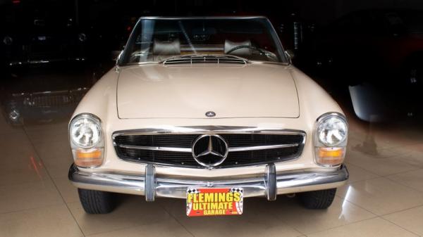 1969 Mercedes-Benz 280SL 