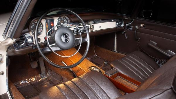 1969 Mercedes-Benz 280SL 