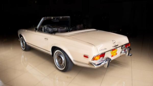 1969 Mercedes-Benz 280SL 