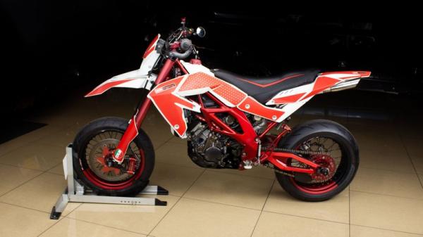 2007 Aprilia SXV550 Supermotard 