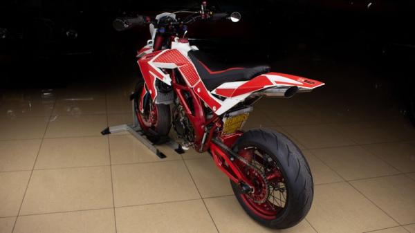 2007 Aprilia SXV550 Supermotard 