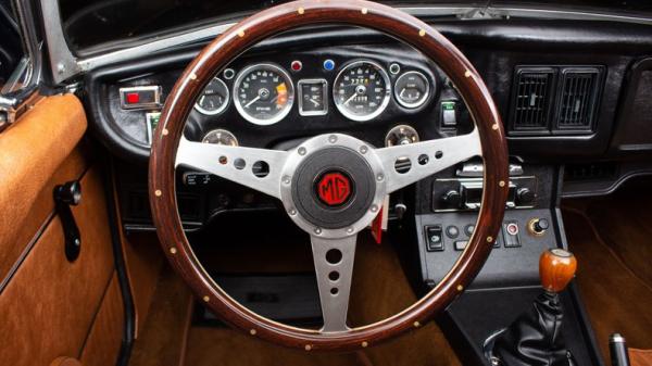 1973 MG B Roadster 