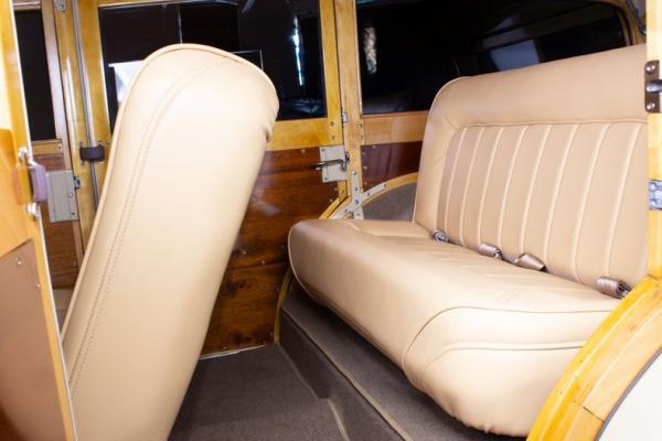 1940 Ford Deluxe Woody wagon 