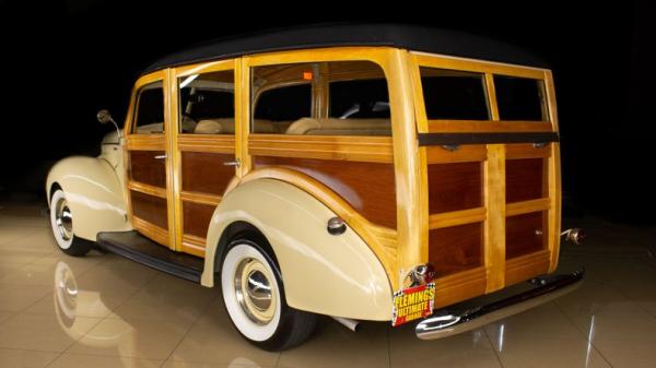 1940 Ford Deluxe Woody wagon 