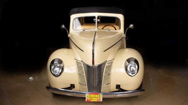 1940 Ford Deluxe Woody wagon 