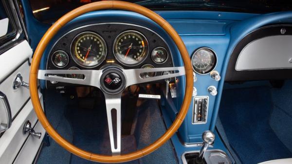 1965 Chevrolet Corvette Stingray 