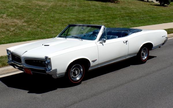 1966 Pontiac GTO Tri-Power