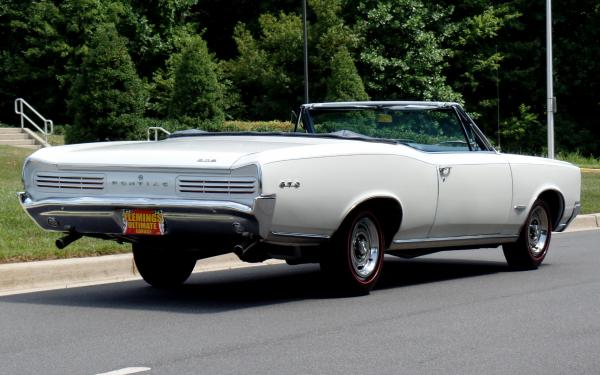 1966 Pontiac GTO Tri-Power