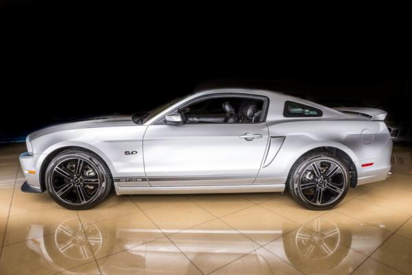 2013 Ford Mustang GT California Special 