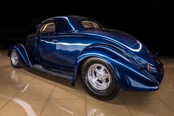 1935 Ford 3-window coupe Street rod 