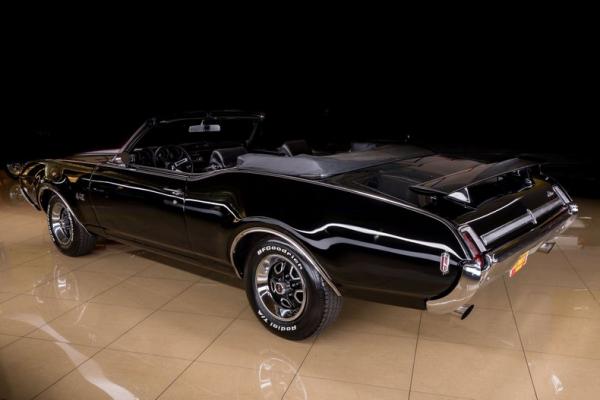 1969 Oldsmobile Cutlass 442 Convertible 