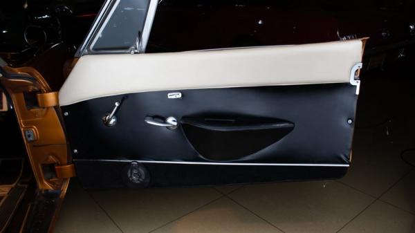 1963 Studebaker Avanti 