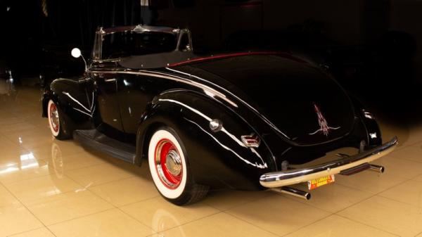 1940 Ford Cabriolet street rod 