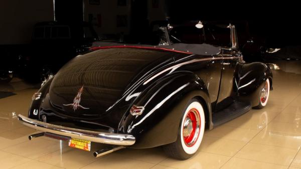 1940 Ford Cabriolet street rod 