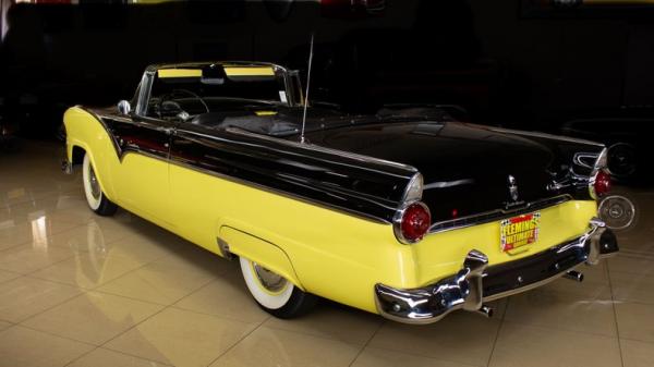 1955 Ford Fairlane Sunliner convertible 