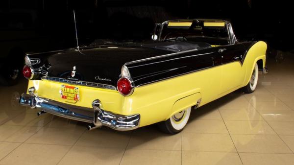 1955 Ford Fairlane Sunliner convertible 