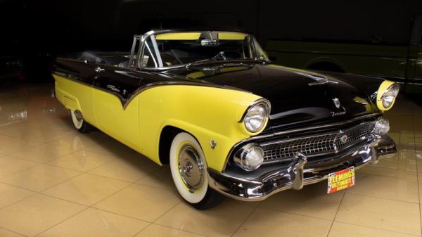 1955 Ford Fairlane Sunliner convertible 