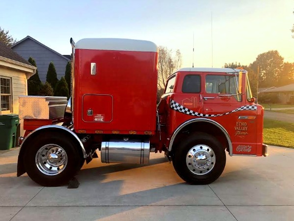 1976 Ford C8000 Truck Tilt Cab Sleeper Cab