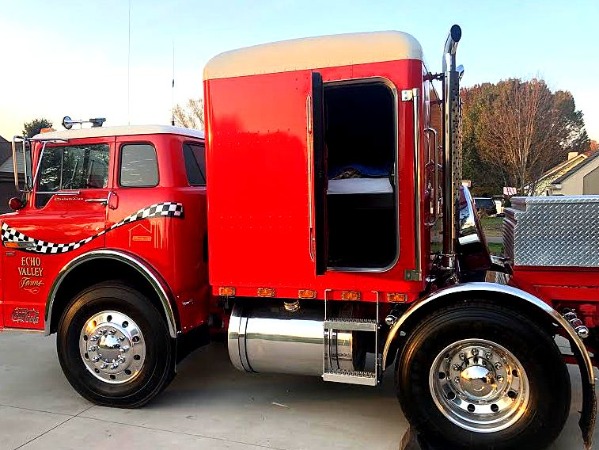 1976 Ford C8000 Truck Tilt Cab Sleeper Cab