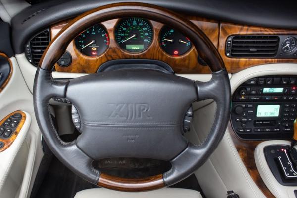 2002 Jaguar XJR 